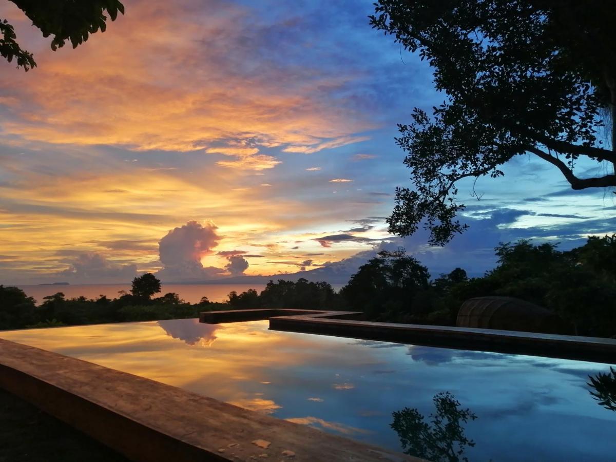 Nakabalo Guesthouse & Restaurant 锡基霍尔 外观 照片