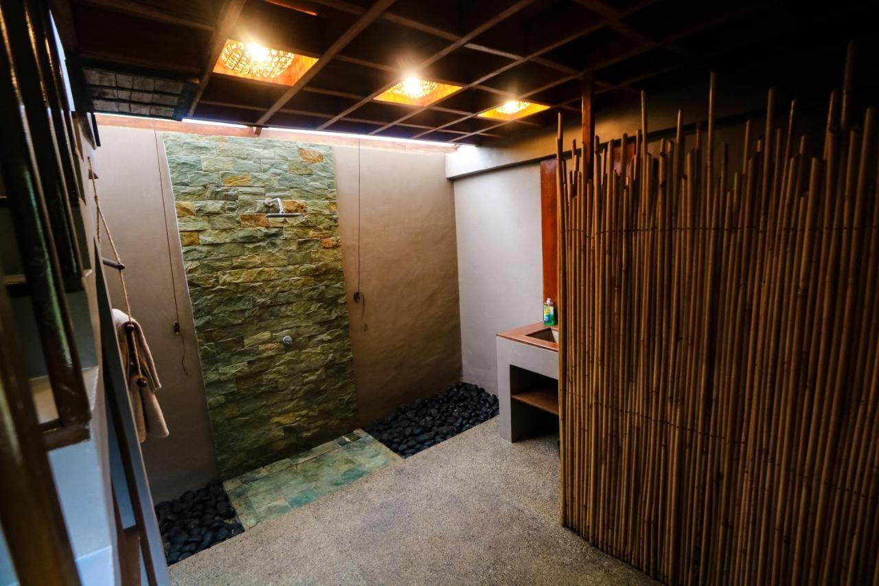 Nakabalo Guesthouse & Restaurant 锡基霍尔 外观 照片